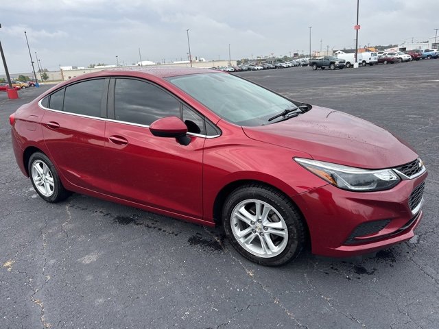 2017 Chevrolet Cruze LT photo 3