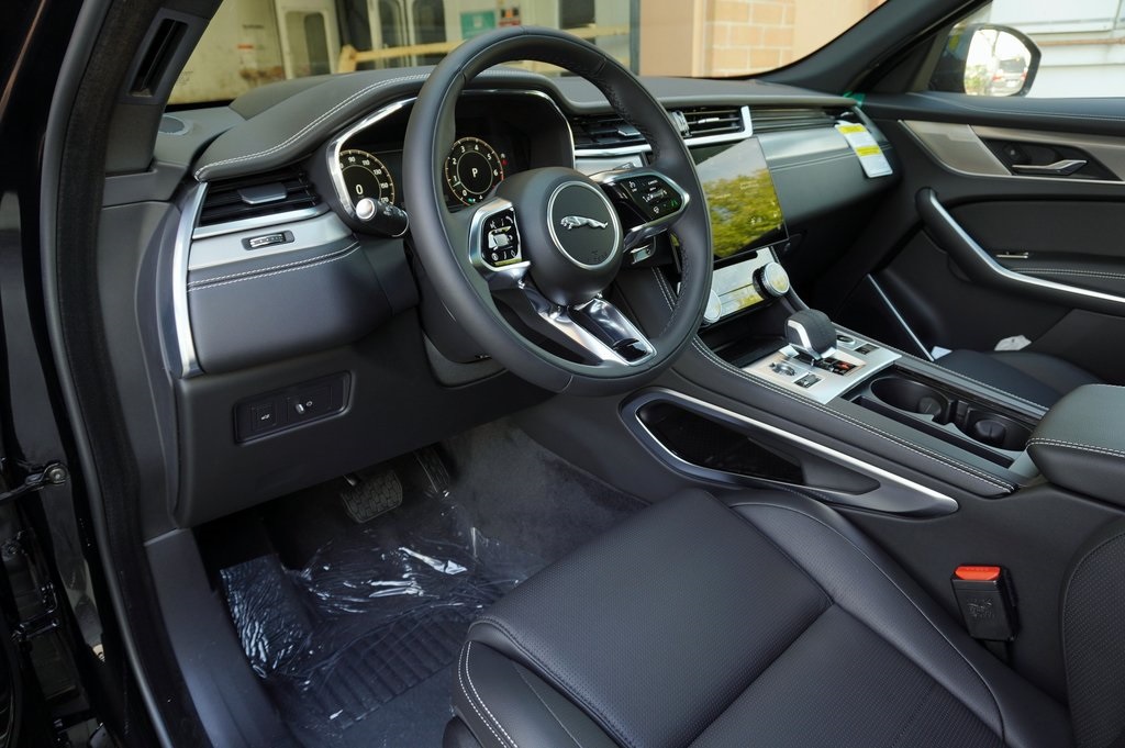 2026 JAGUAR F-PACE - Image 11