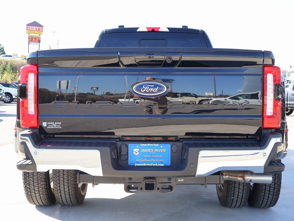 2025 Ford F-350 Lariat photo 4