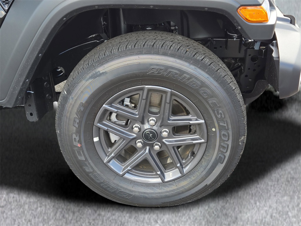 2025 Jeep Gladiator Sport S photo 4