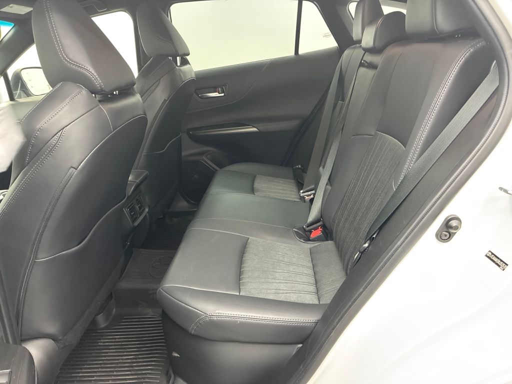 2021 Toyota Venza XLE photo 21