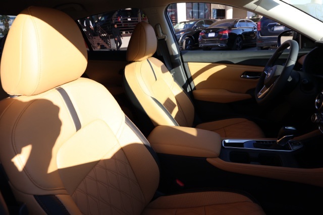 2025 Nissan Sentra SV photo 18
