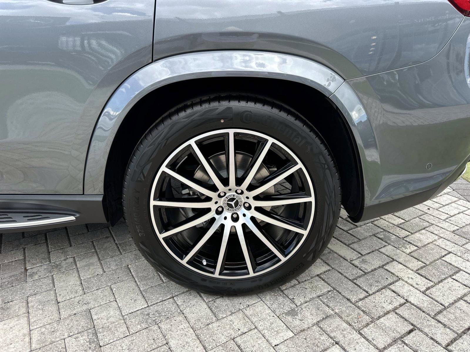 2026 Mercedes Benz GLS 580 4MATIC photo 10