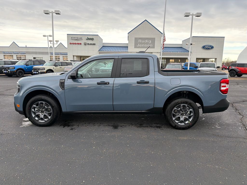 2025 Ford Maverick XLT photo 2