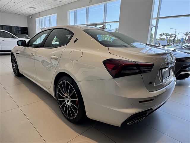 2024 Maserati Ghibli Modena photo 4