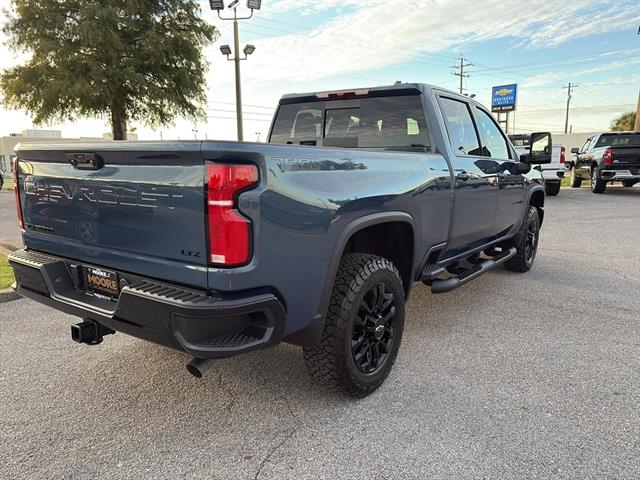 2025 Chevrolet Silverado 2500HD LTZ photo 6