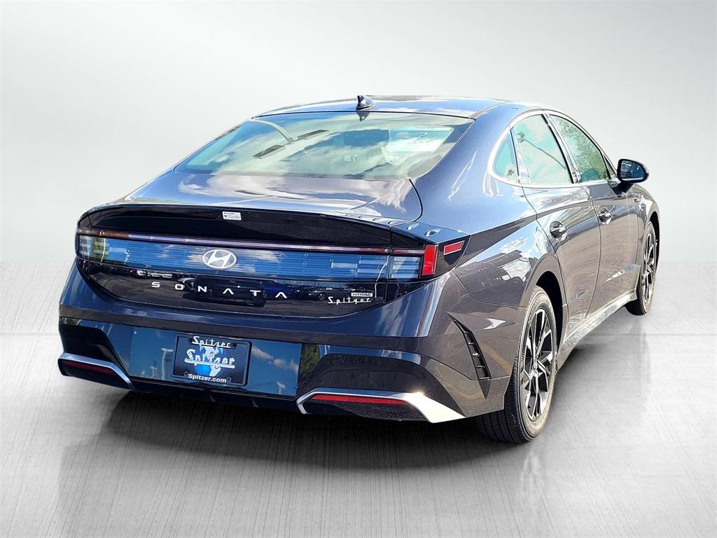 2025 Hyundai Sonata SEL photo 4