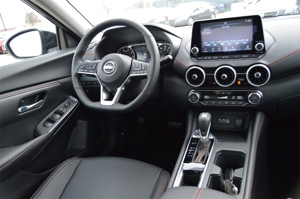 2025 Nissan Sentra SR photo 17