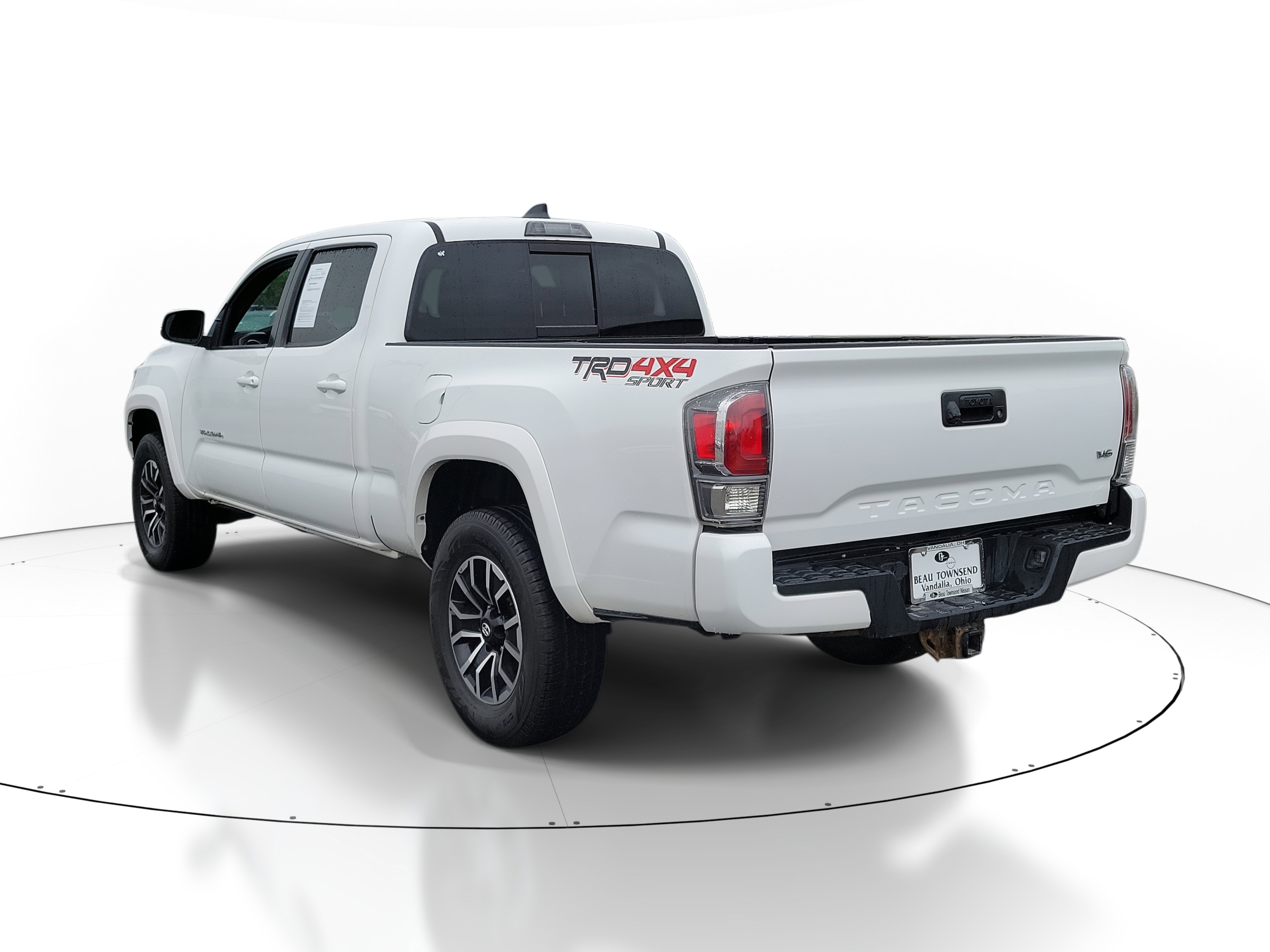 2020 Toyota Tacoma TRD Sport photo 3