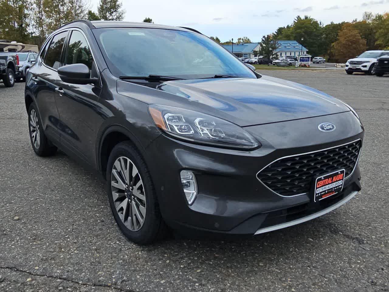 2020 Ford Escape Titanium photo 4