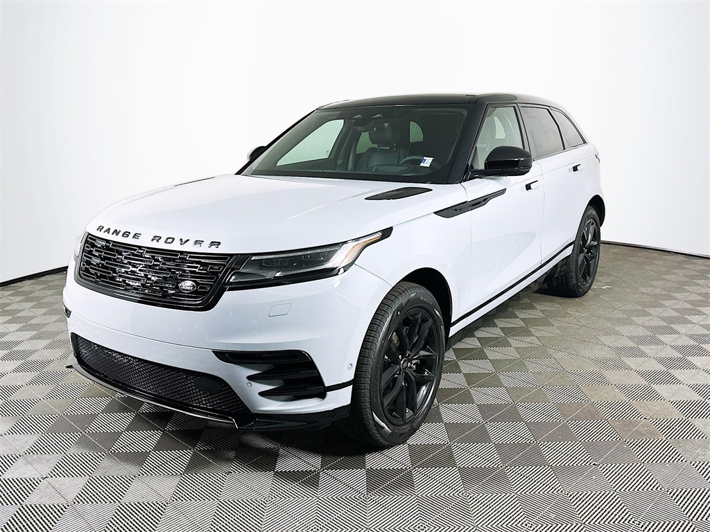 Certified Used 2025 Arroios Grey Land Rover Dynamic SE image 1
