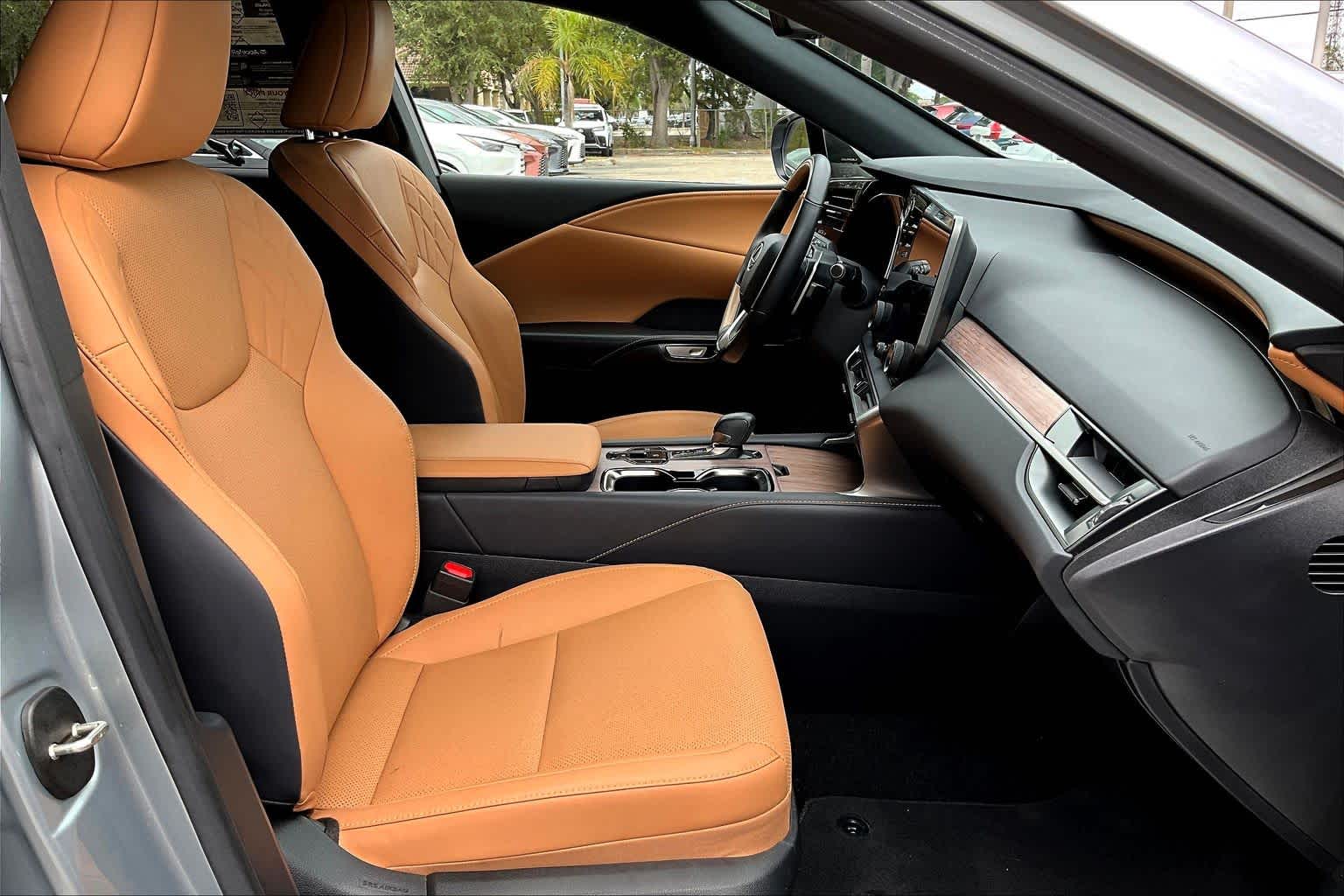 2024 Lexus RX Premium photo 2