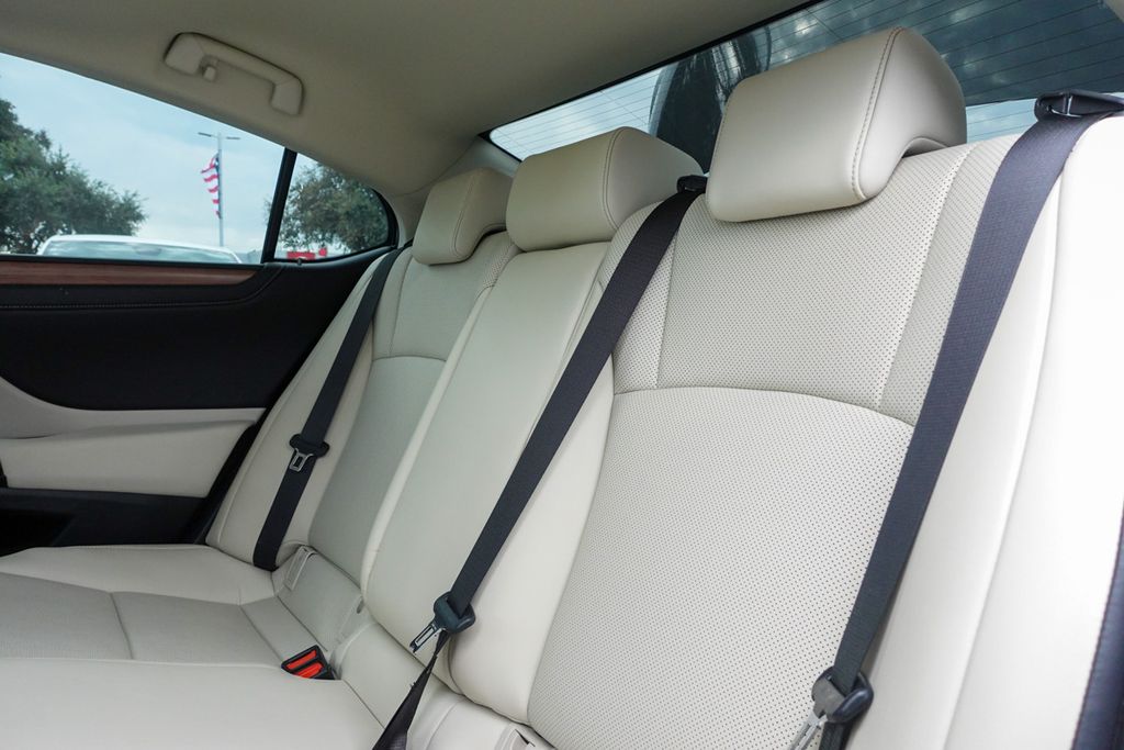 2024 Lexus ES 350 Premium photo 28