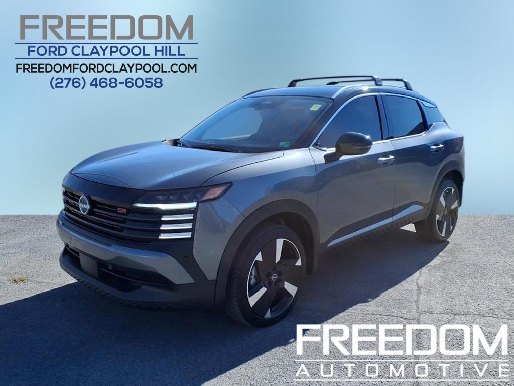 2025 Nissan Kicks SR's photo