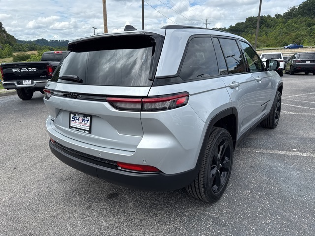 2025 Jeep Grand Cherokee Altitude X photo 3