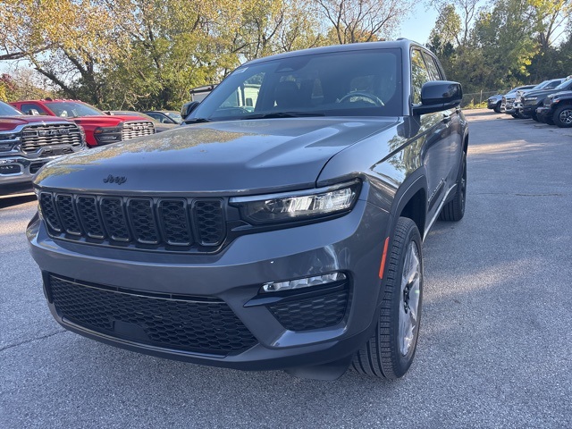 2025 Jeep Grand Cherokee Limited photo 4