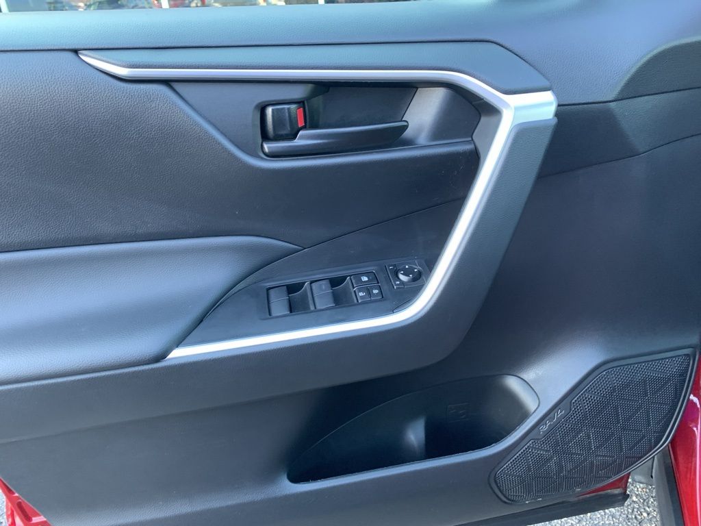 2024 Toyota RAV4 LE photo 10