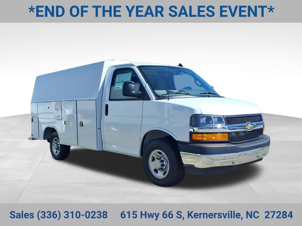 2025 Chevrolet Express Cutaway Base's photo