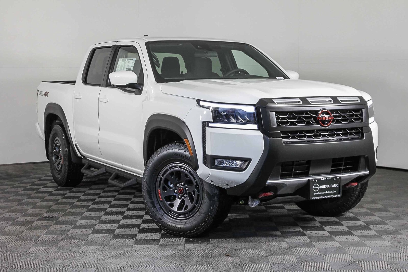 2026 Nissan Frontier PRO-4X's photo