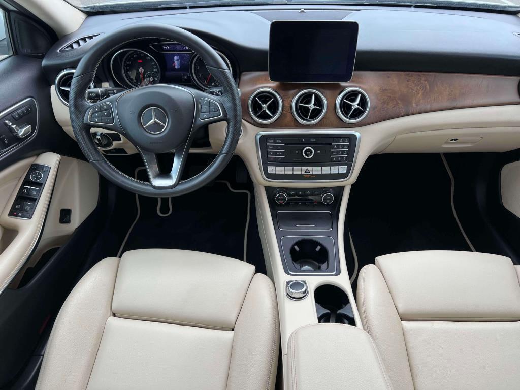 2020 Mercedes Benz GLA 250 4MATIC photo 11