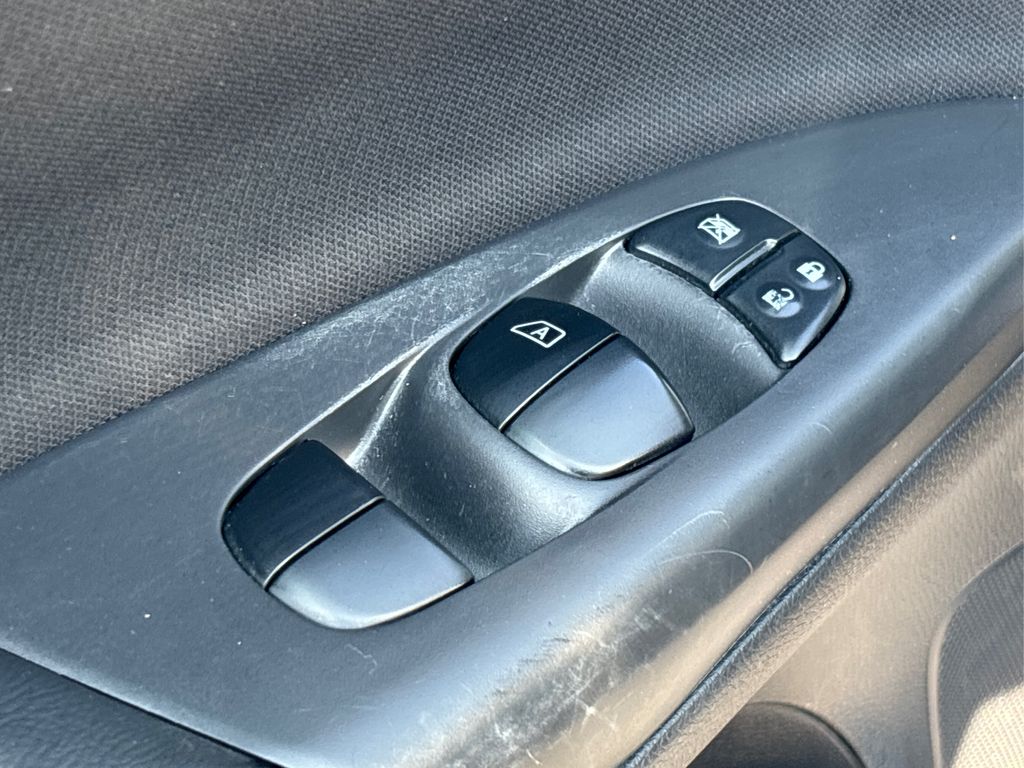2019 Nissan Sentra SV photo 22