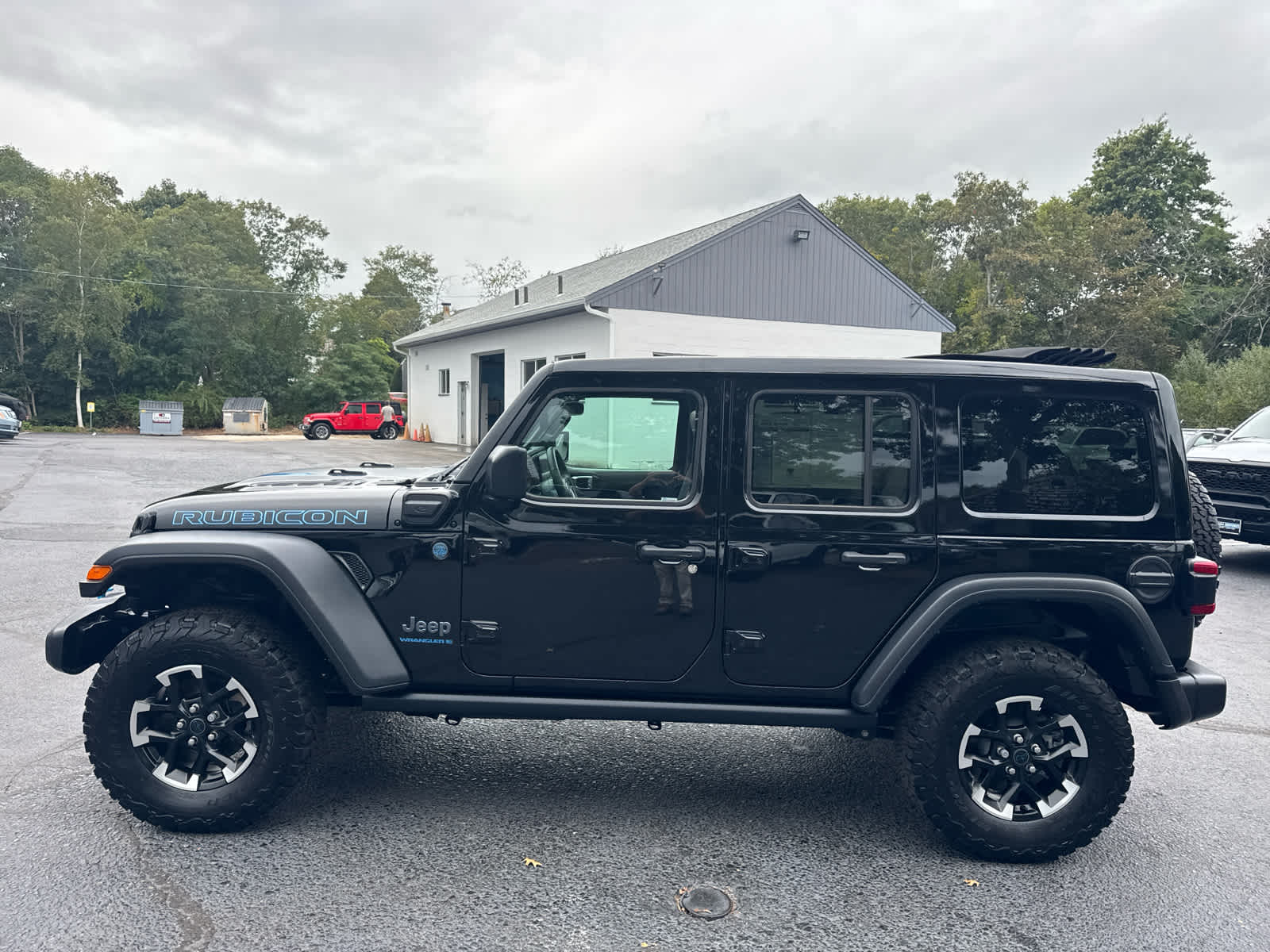 2024 Jeep Wrangler 4xe Rubicon photo 5