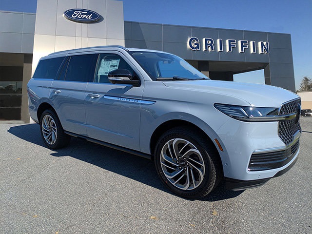 2025 Lincoln Navigator Reserve's photo