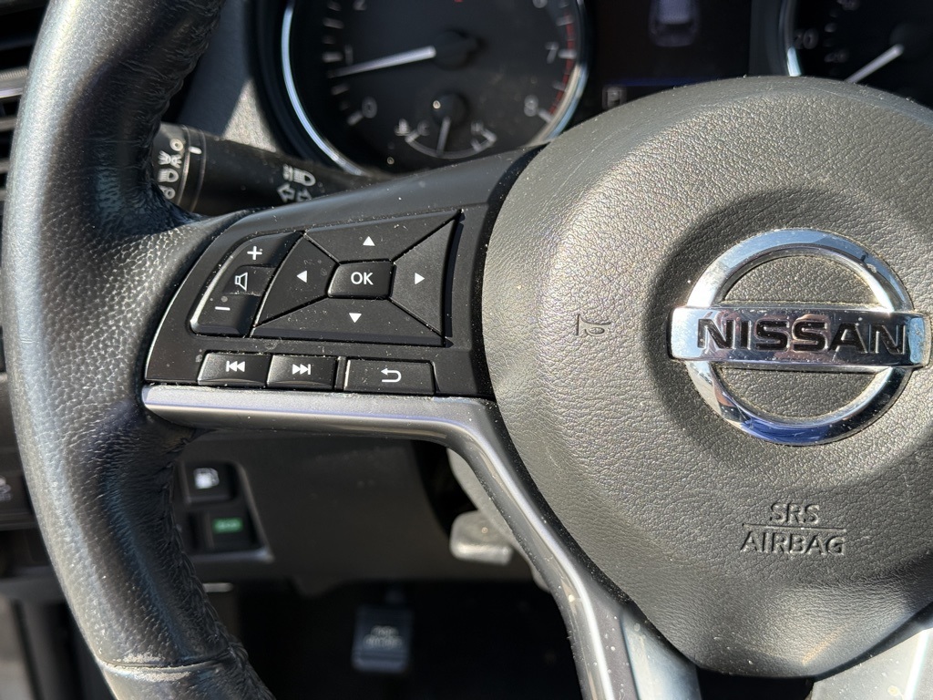 2018 Nissan Rogue SV photo 12