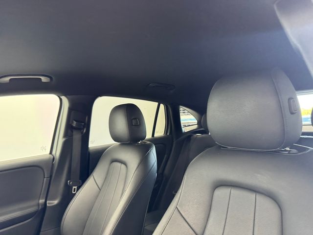 2025 Mercedes Benz GLA 250 photo 2