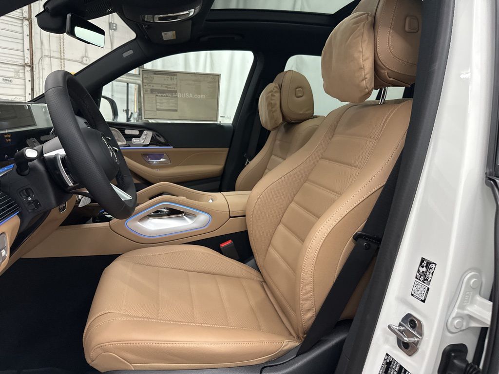 2026 Mercedes Benz GLS 580 4MATIC photo 16
