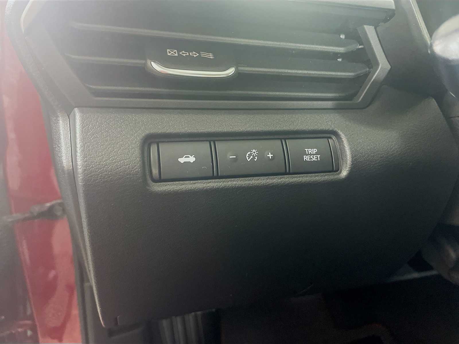 2022 Nissan Altima 2.5 SR photo 8