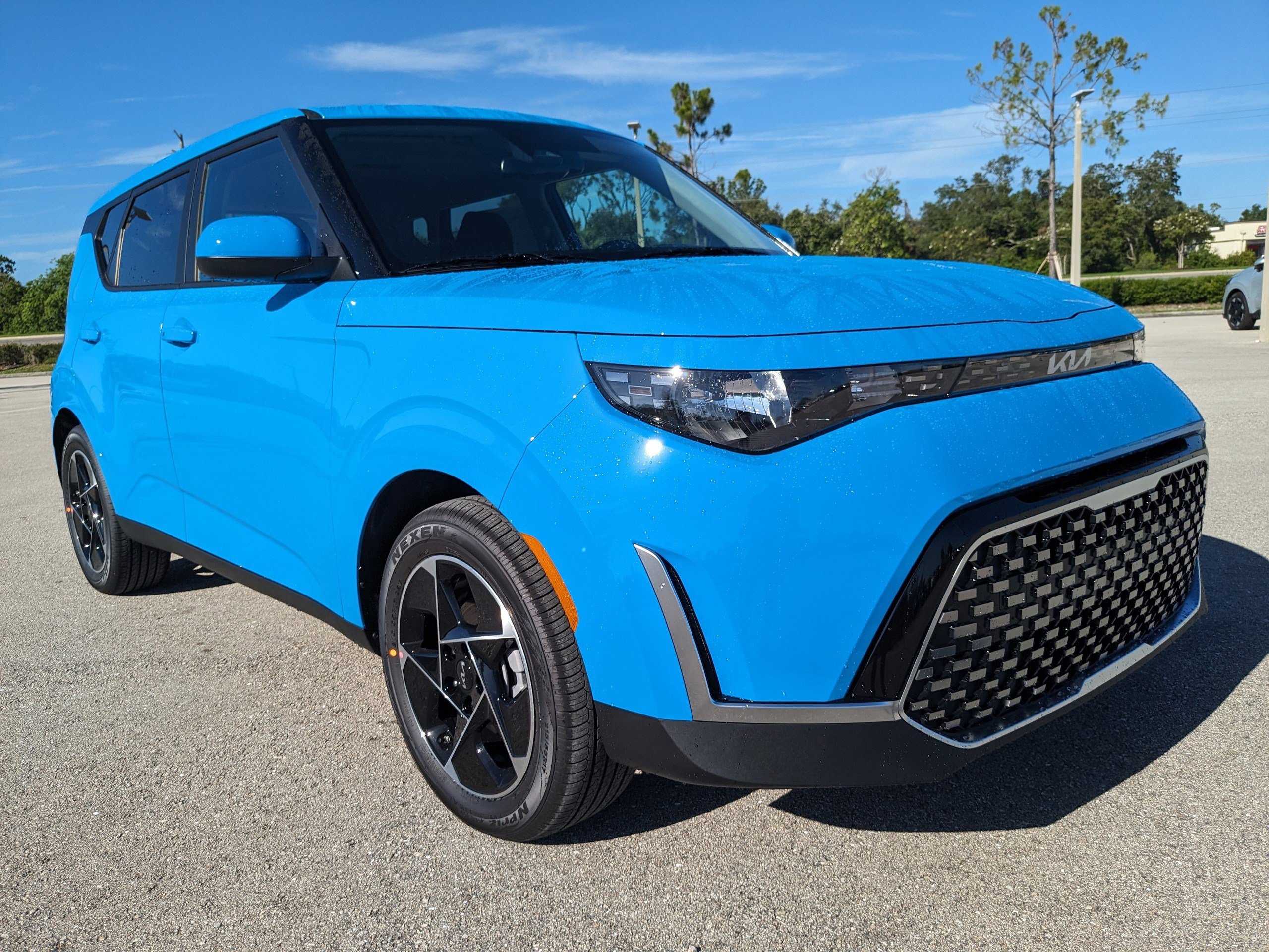 2025 Kia Soul EX photo 2