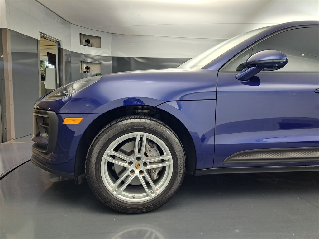 2022 Porsche Macan Base photo 20