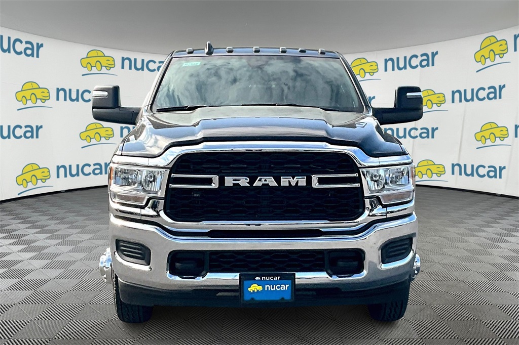 2024 Ram 3500 Tradesman photo 2
