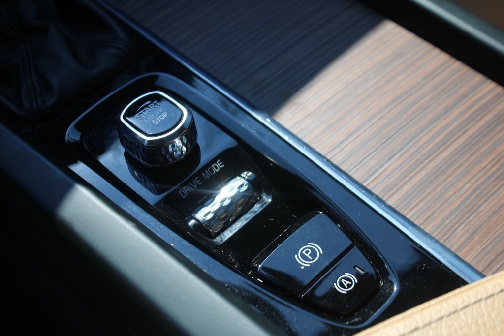 2020 Volvo XC60 T5 Inscription photo 23