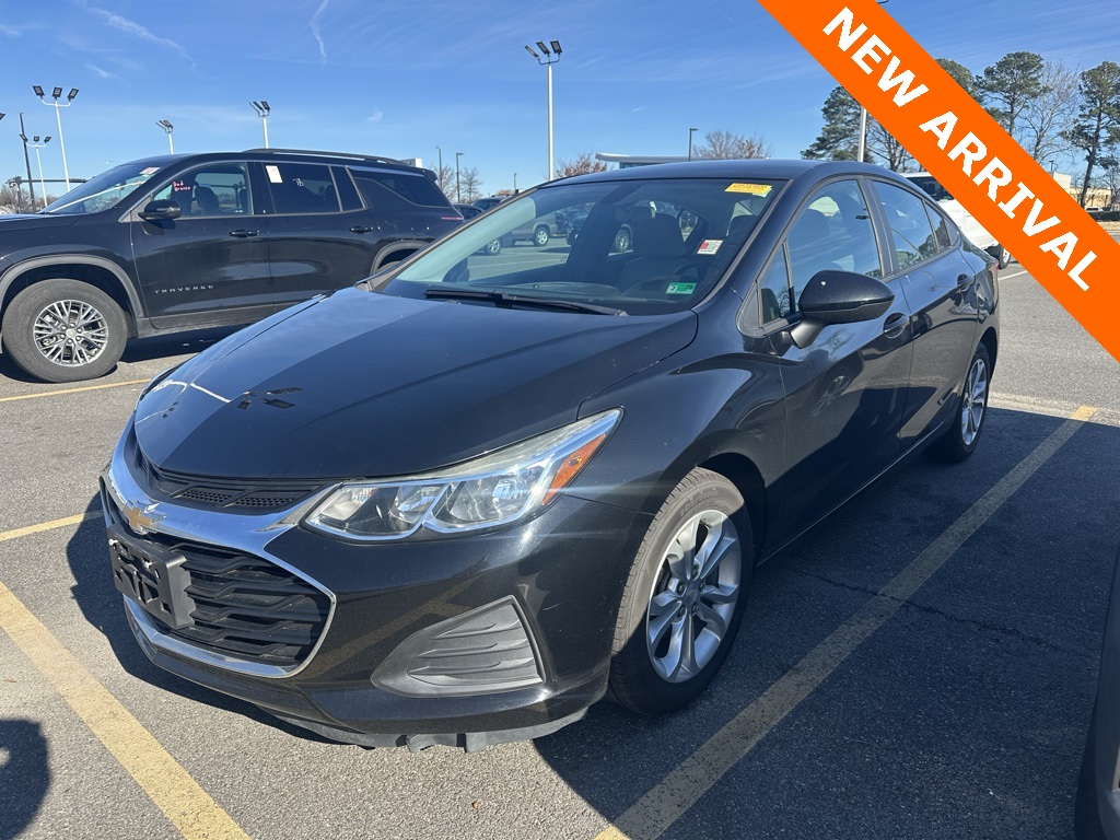 2019 Chevrolet Cruze LS's photo