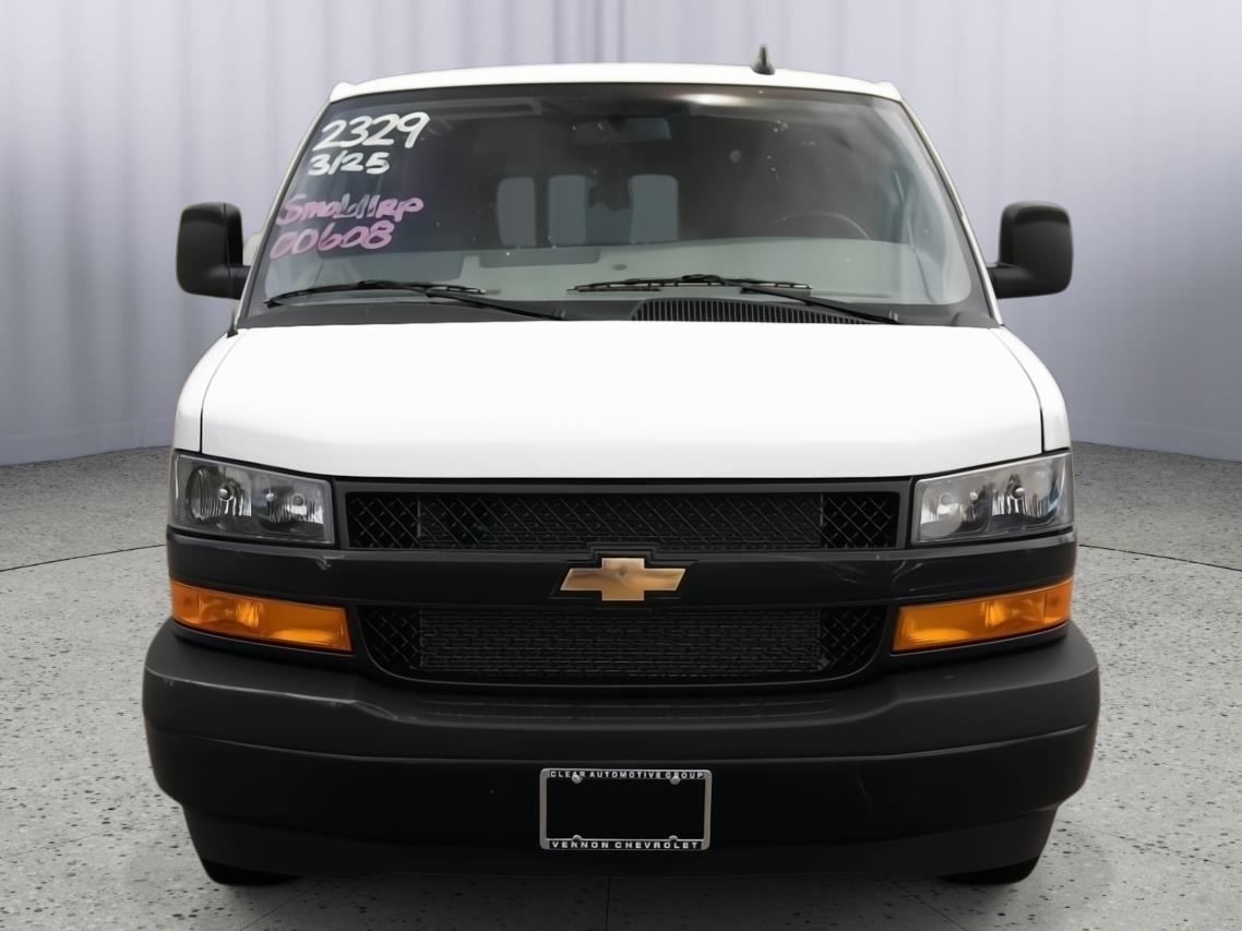2025 Chevrolet Express Cargo 2500 photo 2