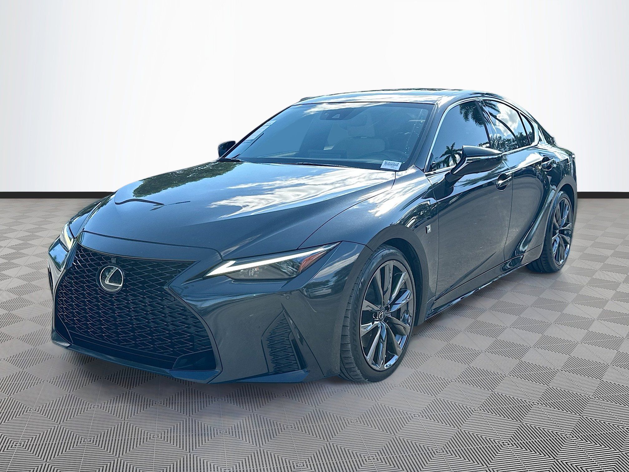 2023 Lexus IS 350 F SPORT photo 3