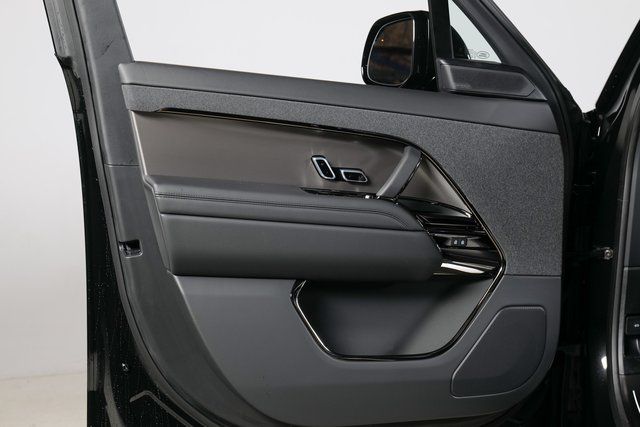 2025 Land Rover Range Rover Sport SE photo 20