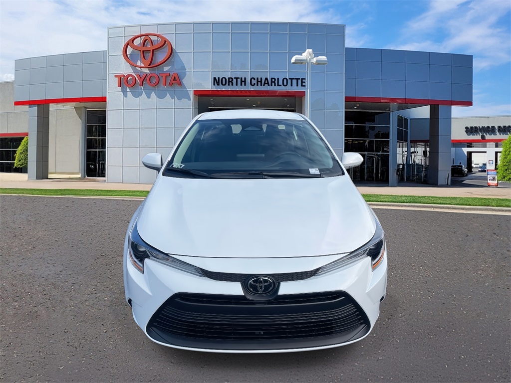 2025 Toyota Corolla LE photo 2
