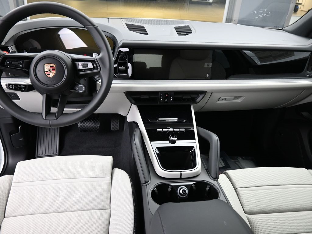 2026 Porsche Cayenne photo 6