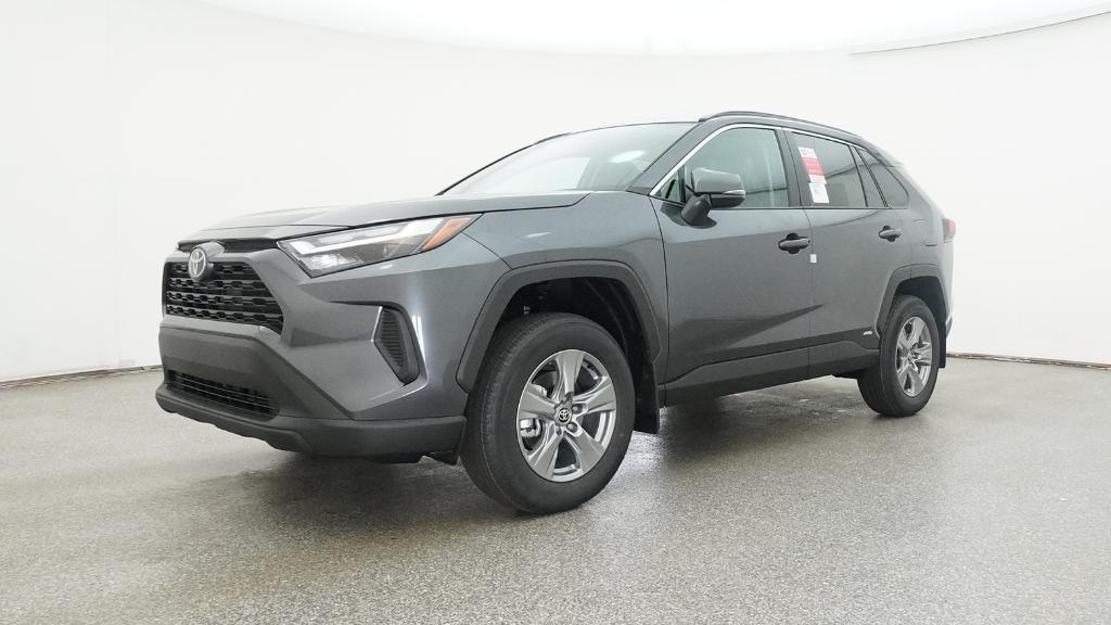 2025 Toyota RAV4 Hybrid XLE photo 6