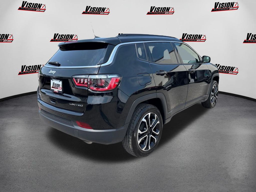 2022 Jeep Compass Limited photo 2