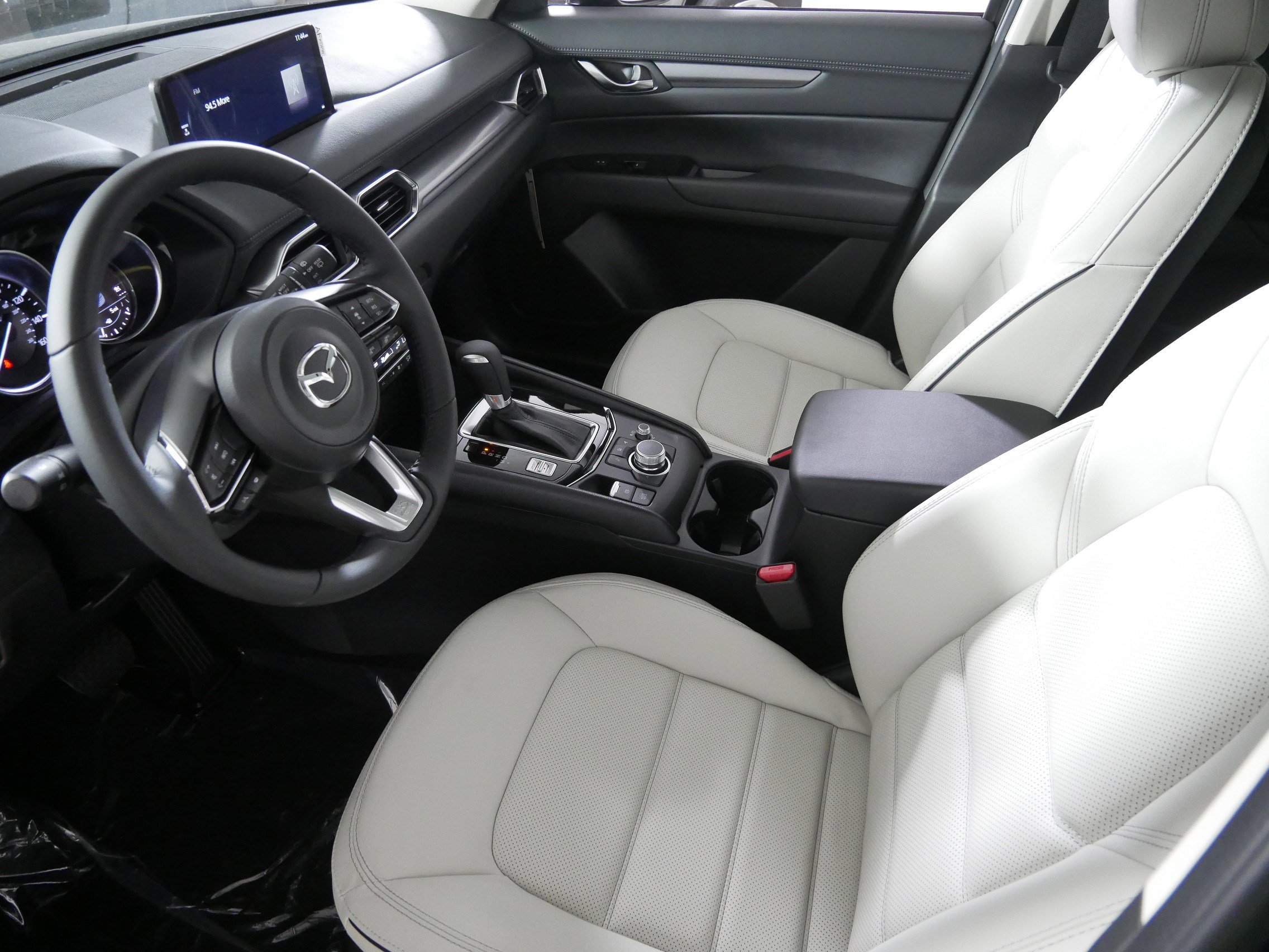 2025 Mazda CX-5 2.5 S Preferred photo 2