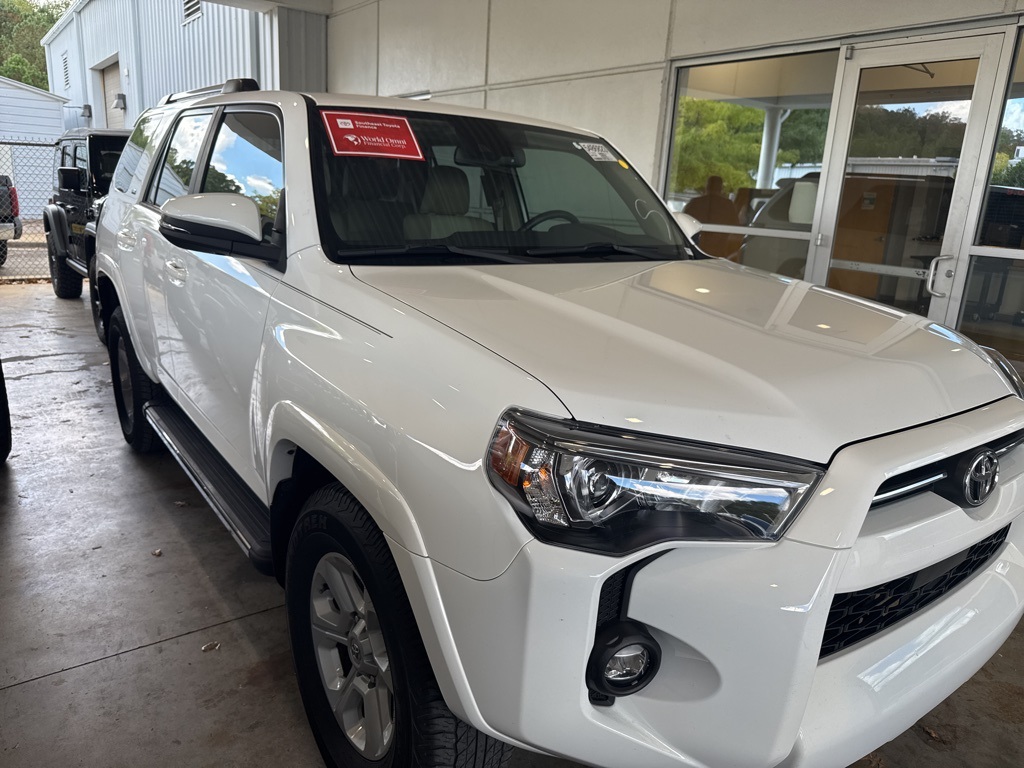2023 Toyota 4Runner SR5 Premium photo 3