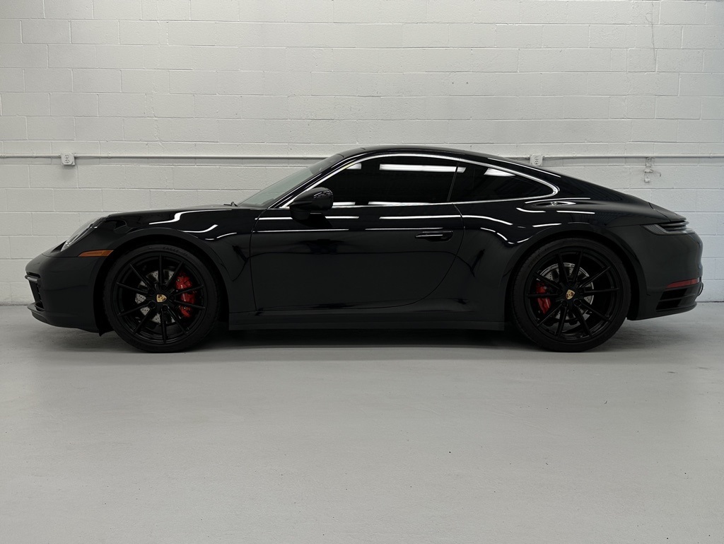 2024 Porsche 911 T 4 photo 2