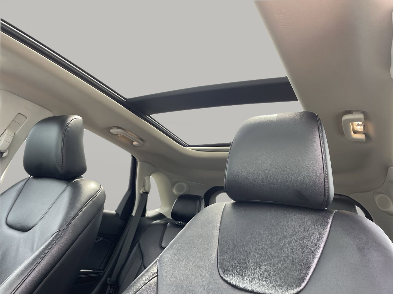 2022 Ford Edge Titanium photo 19