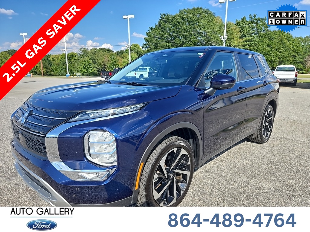 2024 Mitsubishi Outlander SE's photo