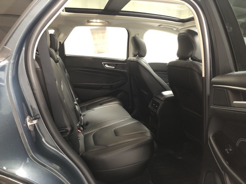 2019 Ford Edge Titanium photo 9