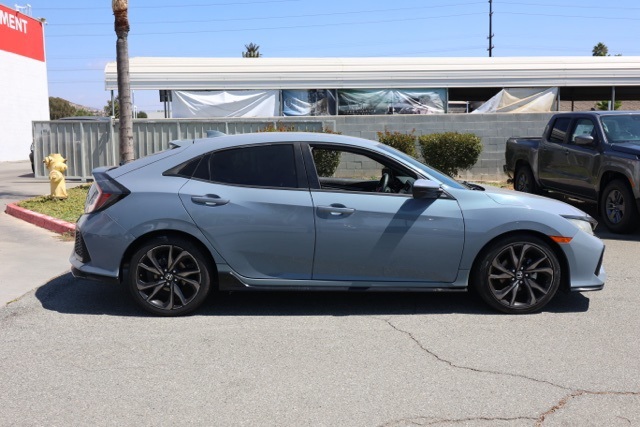 2019 Honda Civic Sport photo 2